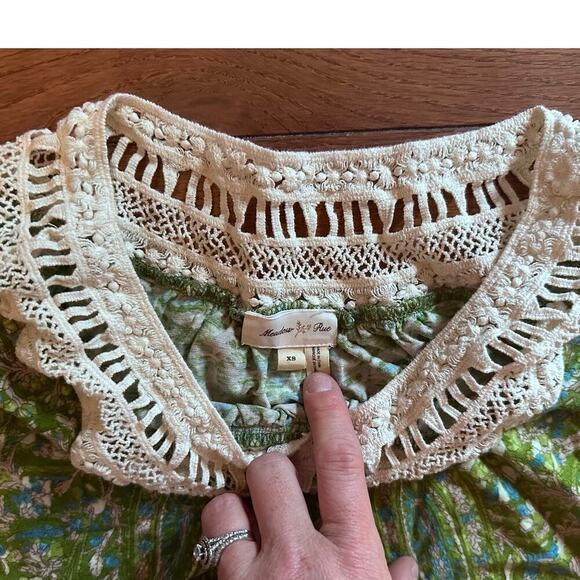 Meadow Rue by Anthropologie XS Boho crochet collar floral top - Picture 3 of 8